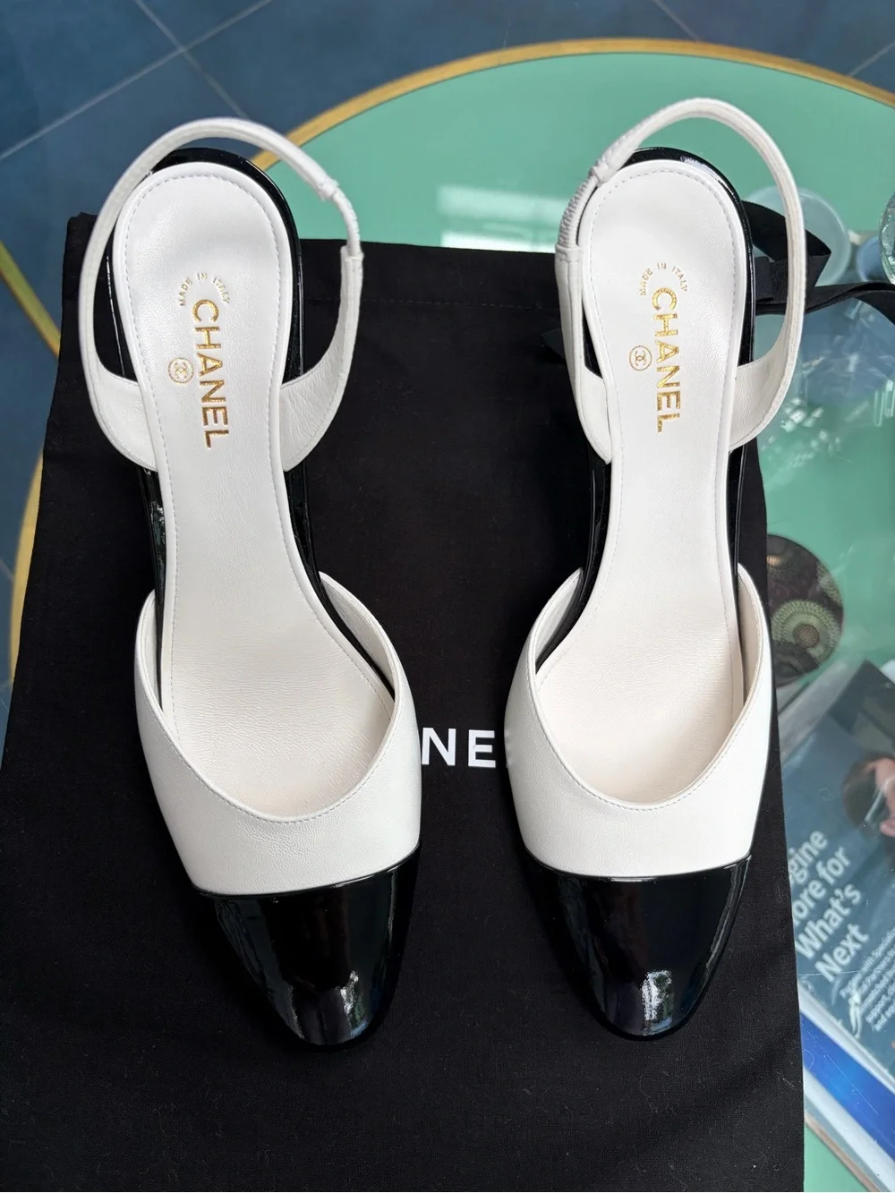 26A  Chanel Lambskin & Patent Calfskin White & Black Apple  Slingback 38.5 New